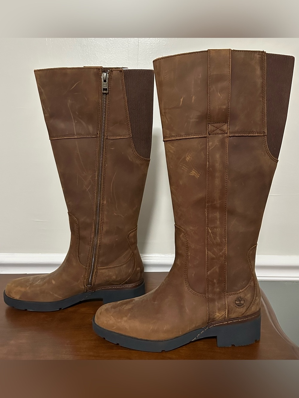 Women's Brown Suede Knee-High Timberland boots - Picture 6 of 6